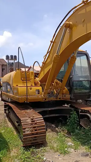 Clean First Grade Caterpillar Excavator 320c