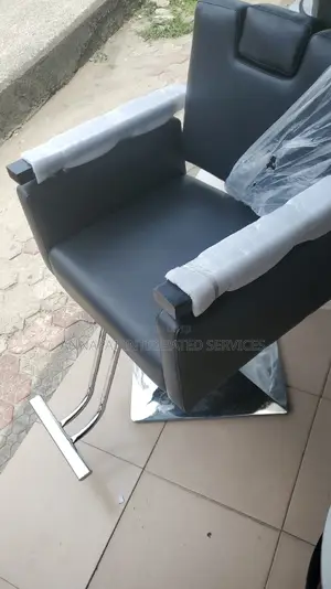Sofy Swivel, Adjustable Comfy Barber's Chair