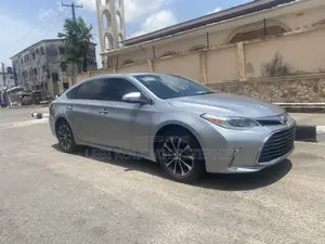Toyota Avalon XLE FWDSedan (3.6L 6cyl 6A) 2016 Silver
