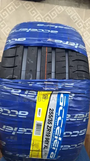 255/35r19 Accelera Tyre