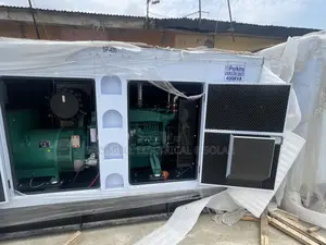 Superb England Perkins Soundproof Diesel Generator 400kva