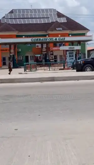 Functioning Filling Station