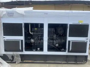 Superb England Perkins Soundproof Diesel Generator 500kva