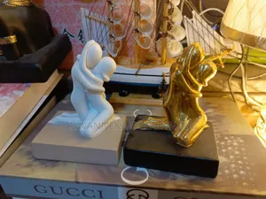 Decorative Ornaments for Office and Living Room