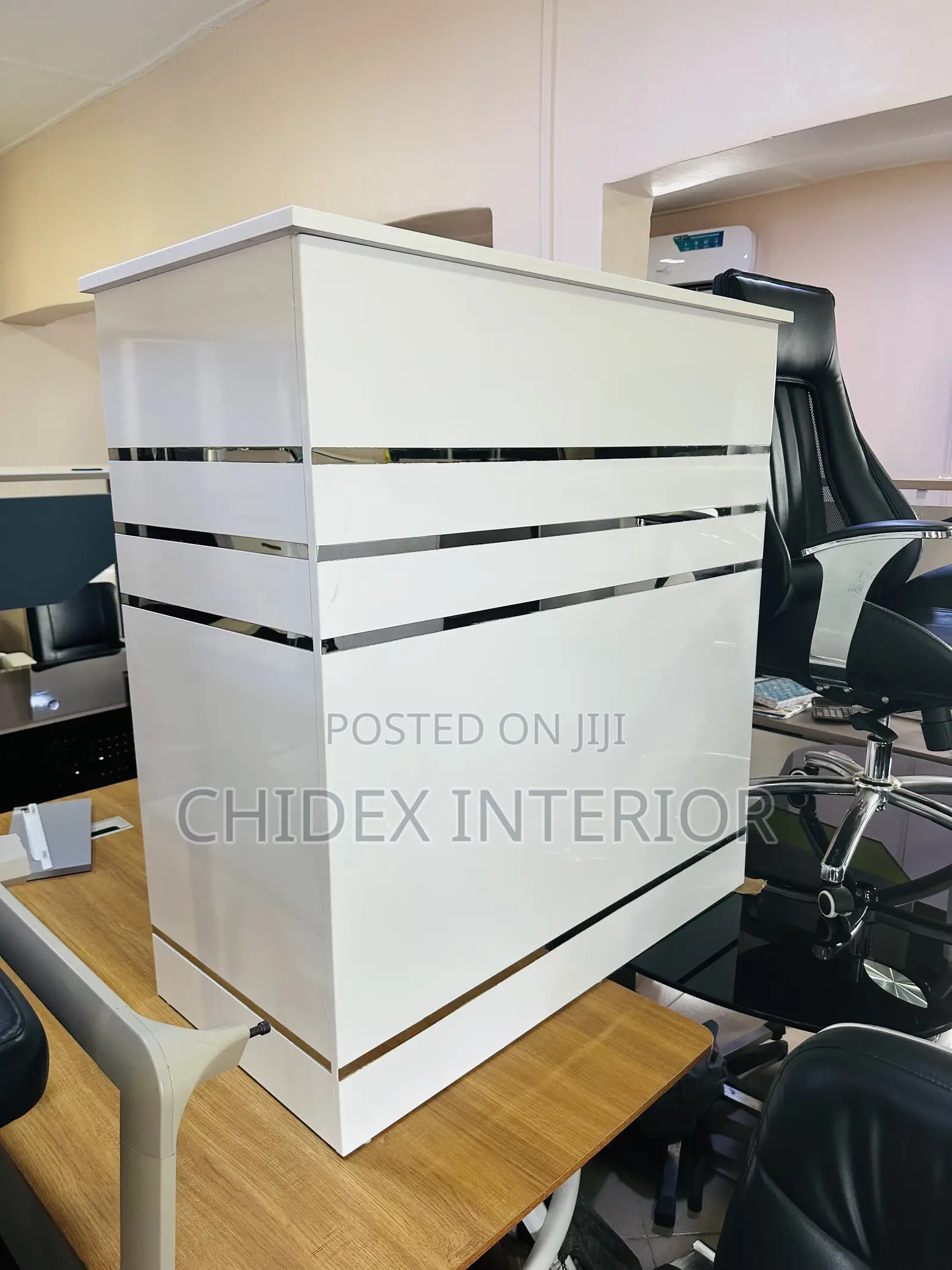 Classic Reception Table