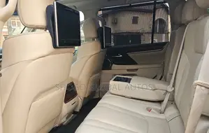 Lexus LX 570 AWD 2017 Gold