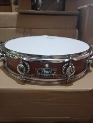 Pearl Roadshow Snare Drum