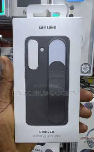 Samsung S25 Silicone Pouch