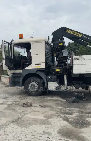 Selfloader Truck for Lease • Crane: Palfinger Pk 27000 –
