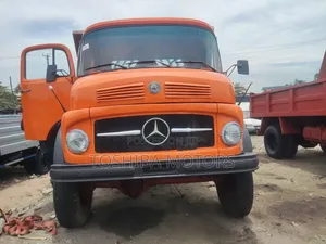 Mercedes Benz Tipper 1513 Yellow