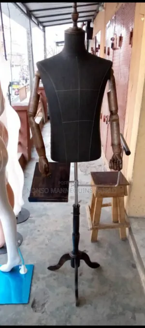 Eman Skeleton Man Dress Form