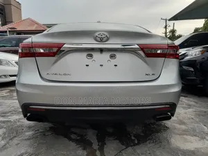 Toyota Avalon XLE Sedan FWD (3.5L 6cyl 6A) 2017 Silver
