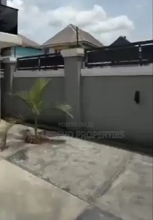7bdrm Duplex in Uzoba for sale