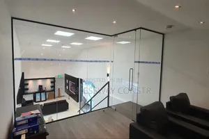 Flexible Office Solutions With Glass