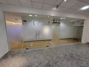 Adaptable Office Design Glass Partition