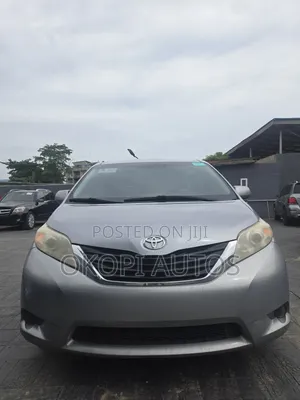 Toyota Sienna LE 7-Passenger 4dr Minivan AWD (3.5L 6cyl 6A) 2014 Gray