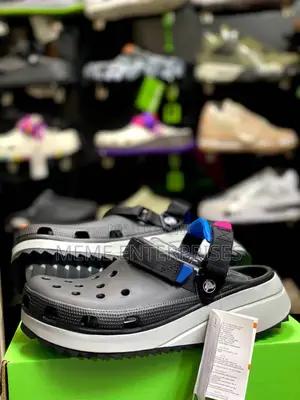 Black Crocs 