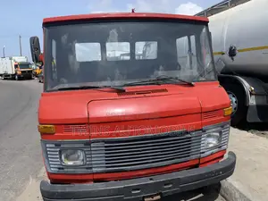 Mercedes-Benz 608 With Tipping