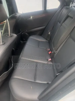 Mercedes-Benz C300 Luxury Sedan RWD (3.0L 6cyl 7A) 2011 Silver