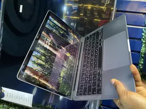 Laptop Apple MacBook Pro 2020 16GB Intel Core I5 SSD 1T