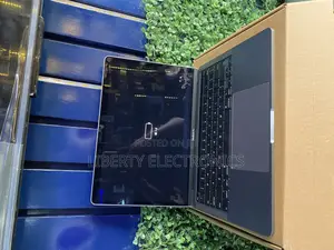 Laptop Apple MacBook Pro 2020 32GB Intel Core I7 SSD 2T