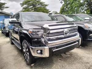 Toyota Sequoia Platinum 4dr SUV 4WD (5.7L 8cyl 6A) 2017 Black