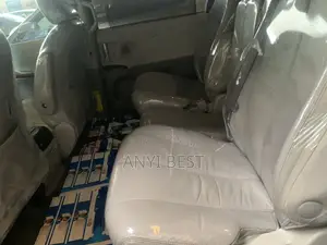 Toyota Sienna 2011 Gray