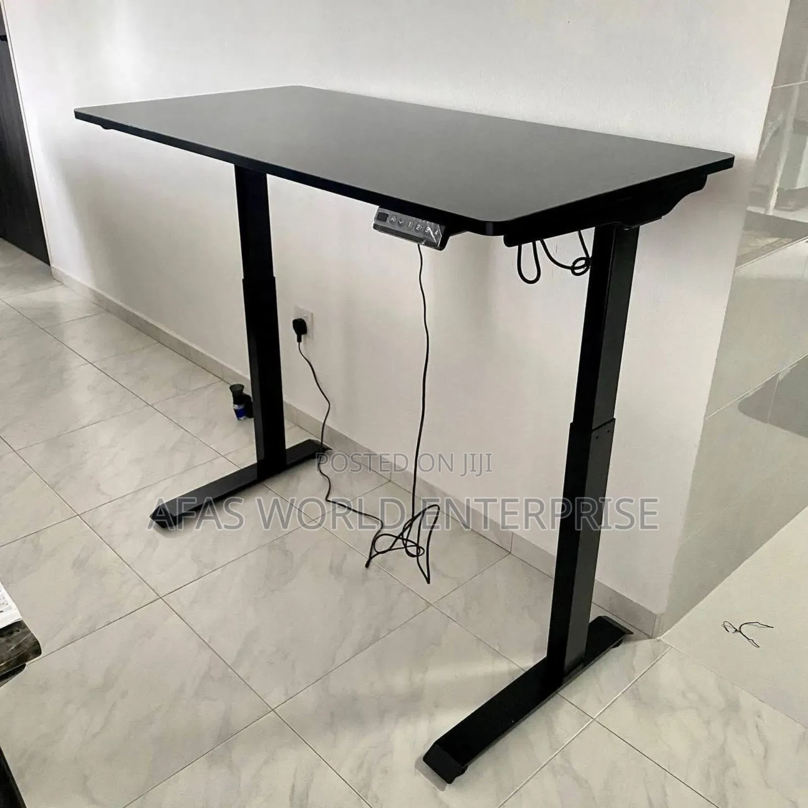 Adjustable Computer Table