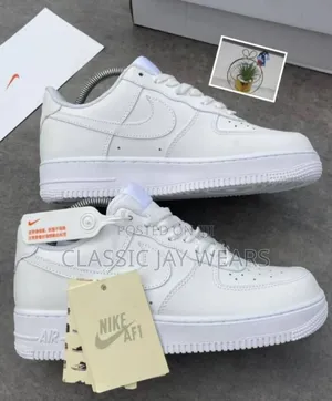 Plain White Nike Sneakers in Sizes