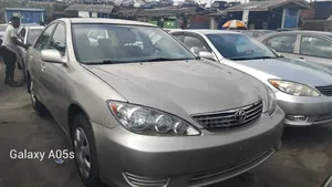 Toyota Camry LE 4dr Sedan (2.4L 4cyl 5A) 2006 Gold