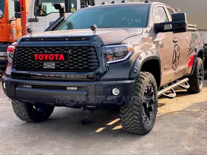 Toyota Tundra Double Cab 4x4 5.7L V8 FFV* 2013 Gold