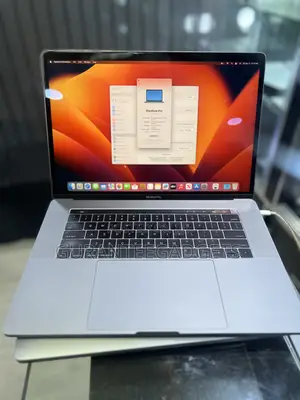 Laptop Apple MacBook Pro 2017 16GB Intel Core i7 SSD 512GB