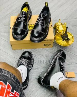 Trending Shoe (Dr Martens)