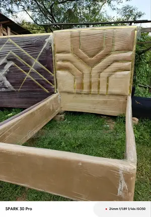 4 1⁄2 Bed Frame With Bed Side