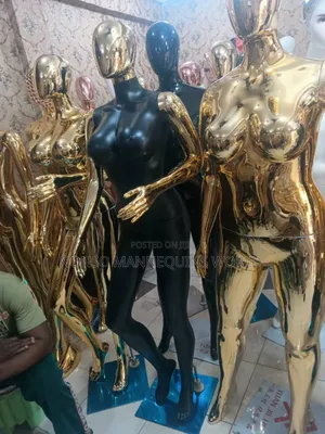Faceless Gold and Black Female Mannequin
