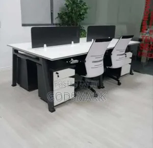 Office Workstation for Staff 4 Partitions