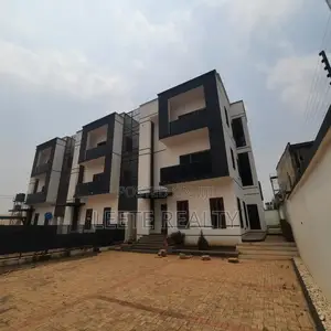 5bdrm Townhouse/Terrace in Mabushi for sale