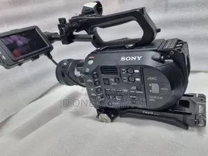 Sony PXW-Fs7 Cinema Camera With Pz 18-105mm Zoom Lens