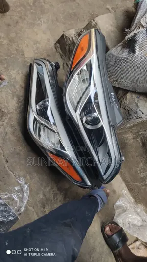 Hyundai Sonata Headlight Set