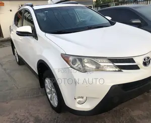 Toyota RAV4 XLE 4dr SUV (2.5L 4cyl 6A) 2014 White