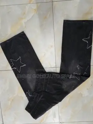 Short Jeans and Baggy Available