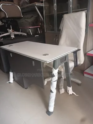 Exquisite Office Table Comes With Executive Office Chair