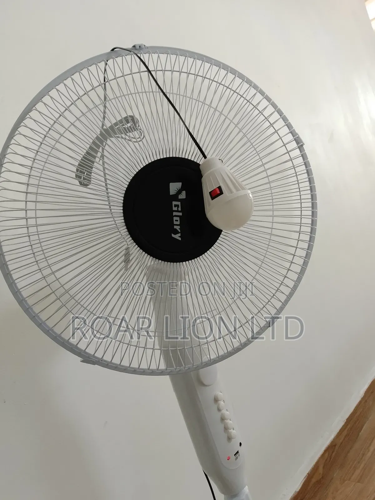 16inch Solar Rechargeable Fan With Panel