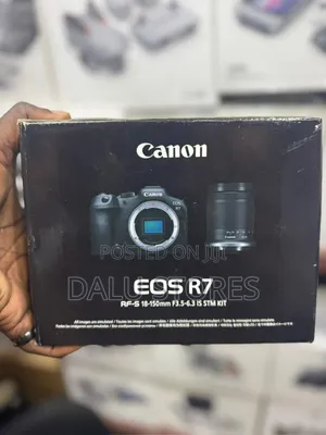 Canon Eos R7 Mirrorless Camera With 18-150mm Lens