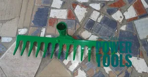 Heavy Duty Wooden Shaft Garden Rake - 14 Teeth