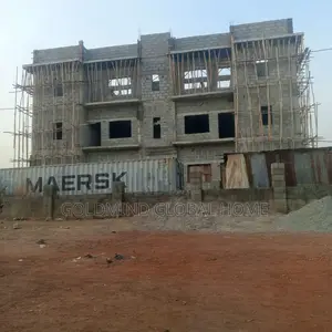 3bdrm Block Of Flats In Mabushi For Sale