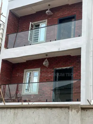 10’Mm Glass Balcony Handrail