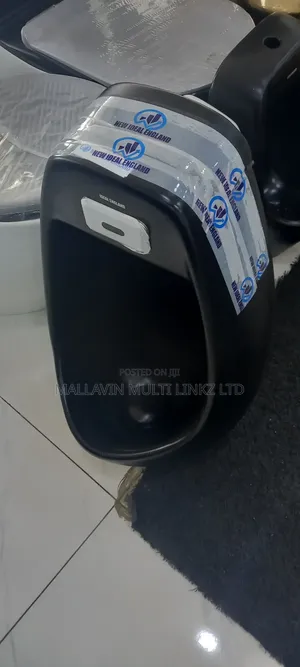 Wall Hung Black Automatic Sensor Flushing Urinal Bowl