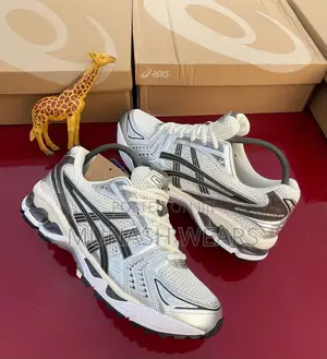 Asics Classic Sneakers