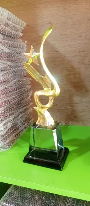 Crystal Trophy Gold